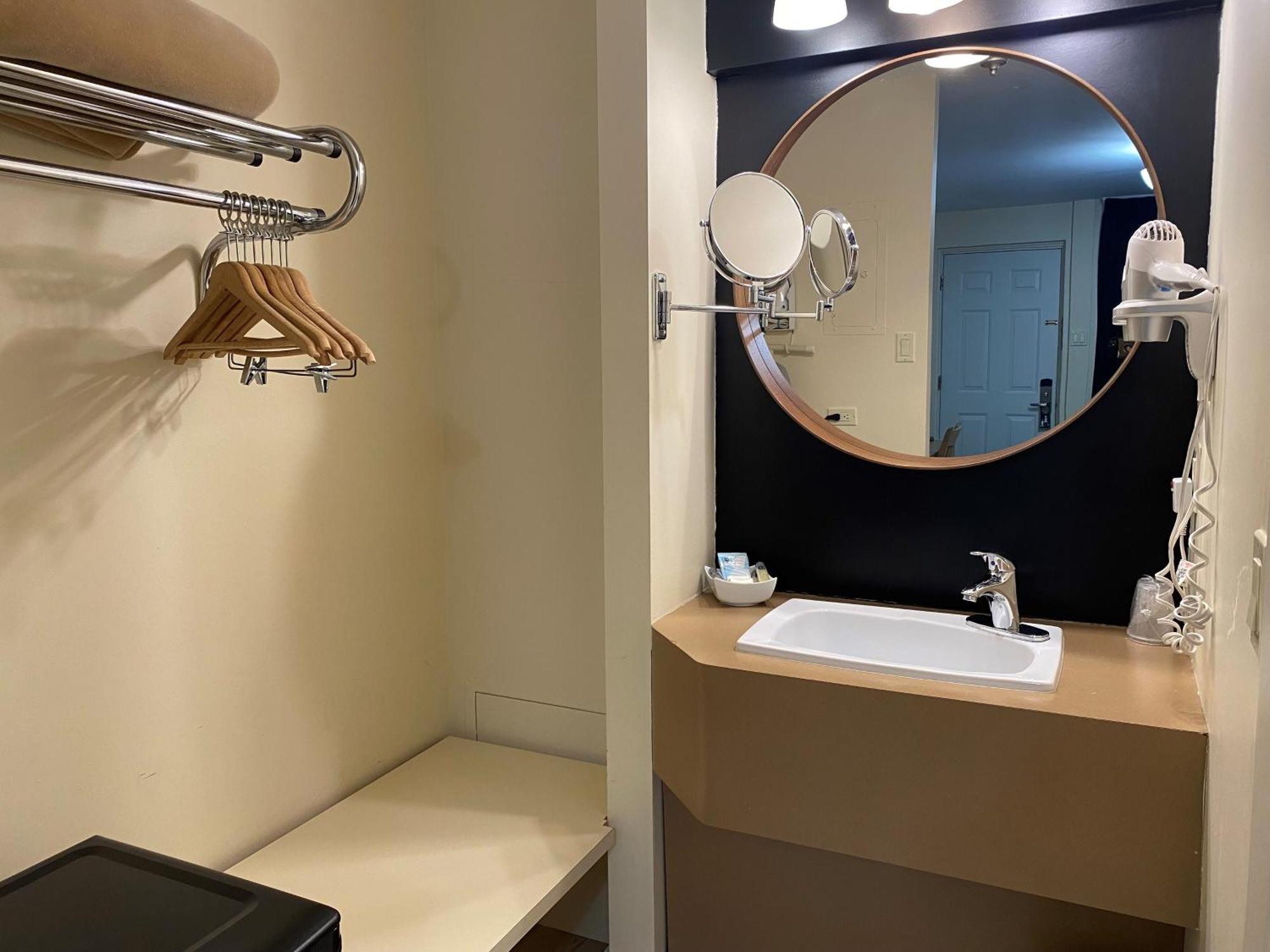 Hotel Centre-Ville Montmagny Eksteriør bilde